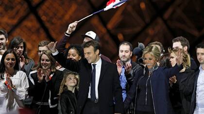 El festejo de Emmanuel Macron, tras el triunfo