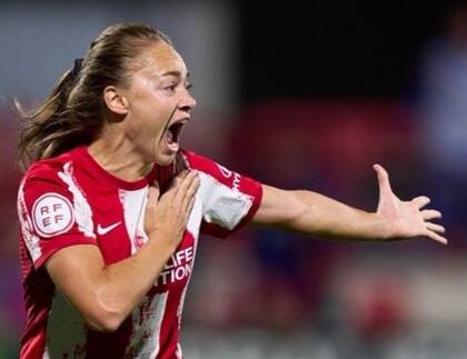 El festejo de Estefanía Banini tras marcar el 3 a 2 para el Atlético de Madrid