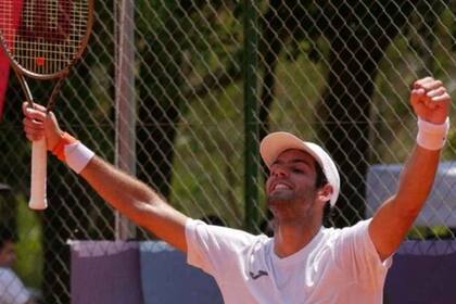 El festejo de Facundo Díaz Acosta, tras vencer en la final del Challenger de Oerias, en Portugal.