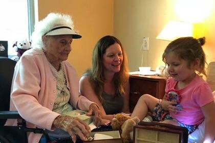 El festejo de Jennie se hizo viral gracias a la publicación de una de sus nietas