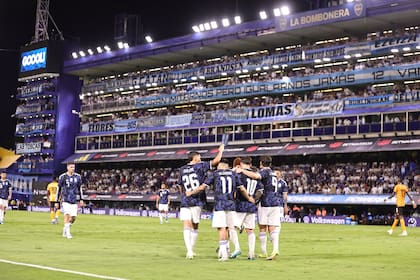 El festejo de la selección tras el cuarto gol, en contra