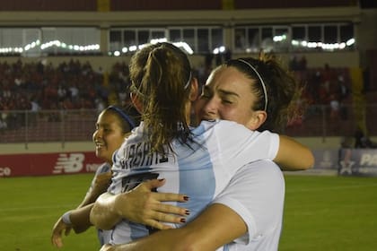 El festejo de las chicas argentinas tras la clasificación