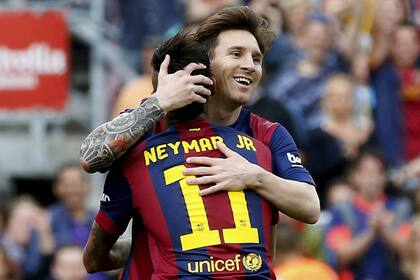 El festejo de Leo en la cancha con su amigo Neymar