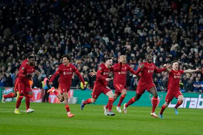 El festejo de Liverpool después de salir victoriosos en la tanda de penales contra Chelsea.