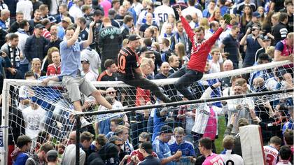 El festejo de los hinchas de Hamburgo