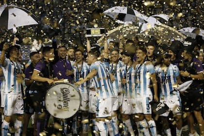 El festejo de los jugadores de Racing en el podio