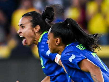 El festejo de Marta durante la corrida tras saberse campeona de la Copa América femenina jugada en Ecuador.