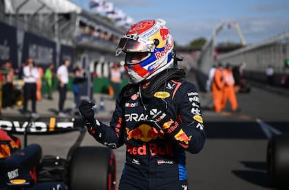 El festejo de Max Verstappen tras finalizar la tanda clasificatoria