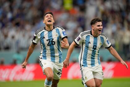 El festejo de Molina en su gol, con Julián Alvarez: Argentina eliminó a Países Bajos y sigue adelante en el Mundial; las semifinales, con Croacia