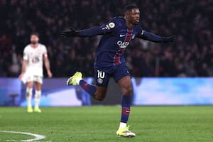 Dembélé hizo dos golazos: un zurdazo preciso y una definición de potrero en el área para que PSG recobrara la punta