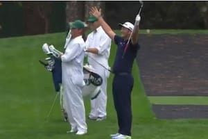 Augusta. Jon Rahm hizo el mejor hoyo en uno, con la pelota "haciendo patito"