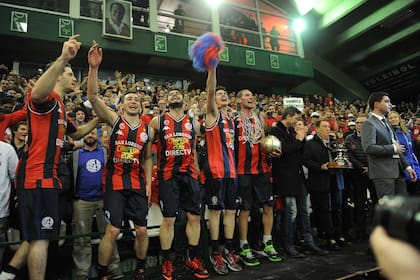 El festejo de San Lorenzo tras el título