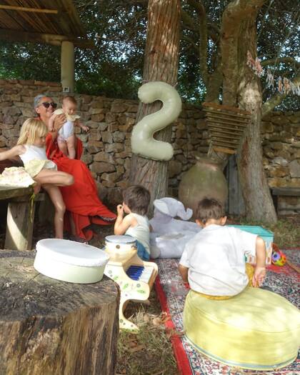 El festejo de Tao fue en José Ignacio y dijeron presentes varios amigos y familiares (Foto: Instagram @lacalurivero)