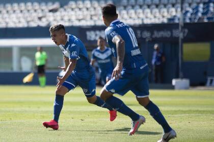 El festejo de Thiago Almada para Vélez, en tiempo de descuento.
