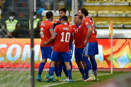 El festejo de todo Chile por un triunfo que mantiene a la Roja en una posición expectante en las eliminatorias; Brasil y Uruguay, los rivales de la última ventana, camino al mundial de Qatar