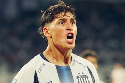 El festejo de Valentín Davila, el joven delantero de 19 años de Talleres