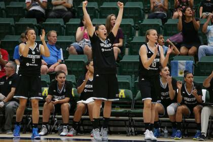 El festejo del equipo argentino tras el triunfo ante Venezuela