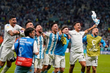 El festejo del equipo argentino tras la clasificación a la semifinal