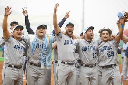 El festejo del equipo argentino tras la obtención de la medalla dorada