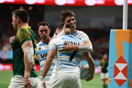 El festejo del tercer try de los Pumas en la final con Sudáfrica, logrado por Tobías Wade; la Argentina venció a Sudáfrica y es tetracampeón en Vancouver