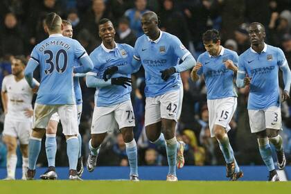 El festejo final del City, tras el golazo de Touré