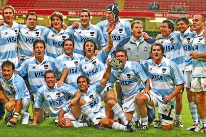 El festejo final del seleccionado, después de un empate histórico en Cardiff