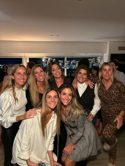 El festejo la noche del domingo 21 de abril. "Mis 38 merecían un cumple así. Feliz", destacó Ludueña