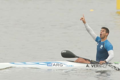 El festejo y el desahogo de Agustín Vernice, tras una gran carrera en el K1 1000