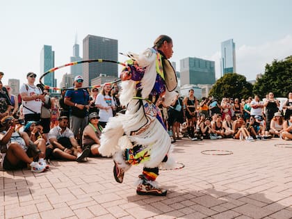 El festival combina música con arte, gastronomía y espacios comunitarios.