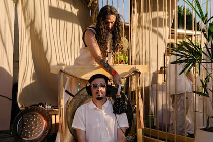 El festival ofreció experiencias como el sound healing, que consiste en una terapia que utiliza sonidos, vibraciones y música para promover la relajación, el bienestar y el equilibrio del cuerpo, mente y espíritu.