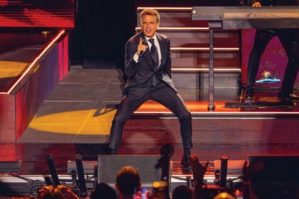 El Festival Starlite tuvo su mejor momento con el show de Luis Miguel, que hizo bailar a todos.