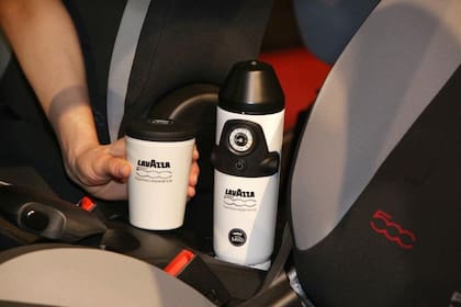 El Fiat 500L ofrecía una cafetera espresso integrada