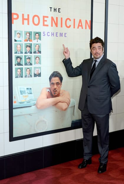 El film cuenta con un elenco de estrellas, encabezado por Benicio Del Toro y Mia Threapleton y narra la historia del acaudalado empresario Zsa-zsa Korda desde el momento en el que nombra a su única hija, una monja, heredera de sus bienes