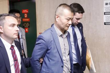 El fiscal Alvin Bragg presentó una acusación contra Li y seis personas más por armar un sistema de "quid pro quo" que involucró presiones a organismos públicos y pagos ilegales encubiertos