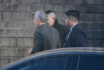 El fiscal Diego Luciani llega a los tribunales de Comodoro Py