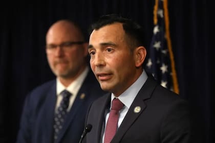 El fiscal federal Martin Estrada dice que es la primera vez que demuestran la conexión del lavado de dinero chino y el cartel de Sinaloa.