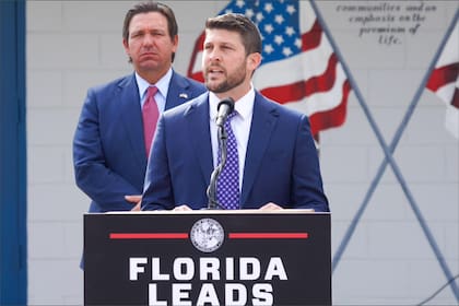 El fiscal general de Florida,James Uthmeier, inició una demanda contra Jacksonville
