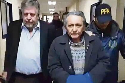 El fiscal Stornelli y Oscar Centeno en los pasillos de Comodoro Py