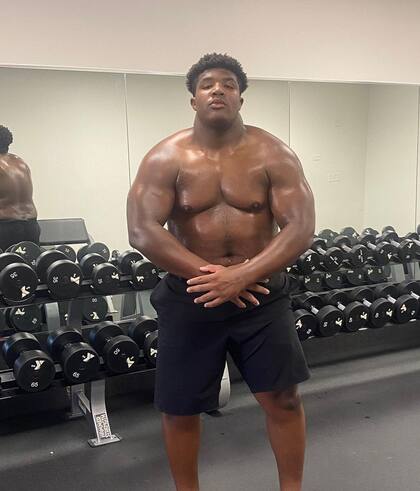 El físico imponente de Tyler Parker a sus 14 años