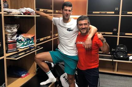 El fisioterapeuta de Djokovic, el argentino Ulises Badio