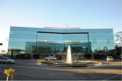 El flamante edificio está ubicado en colectora Panamericana 1804–Bajada Thames, en San Isidro.