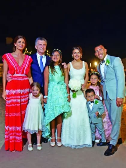 La familia Tevez Mansilla junto al presidente Mauricio Macri y su esposa, Juliana Awada