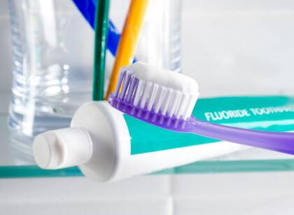 El fluoruro es el ingrediente clave en la pasa dental