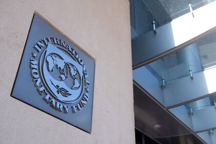 El FMI había acordado en septiembre del 2018 (en una enmienda al primer acuerdo sellado en junio) asistir con hasta US$57.000 millones a la Argentina.