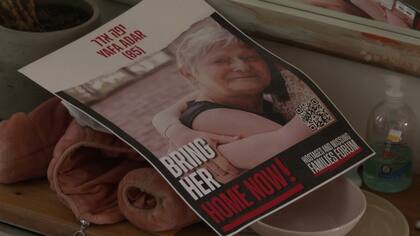 El folleto que reparten familiares de Yafa Adar pidiendo su liberación: "¡Tráiganla a casa ya!"