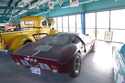 El Ford GT 40 visto desde atrás