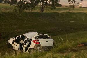 El Ford Ka quedó destrozado.