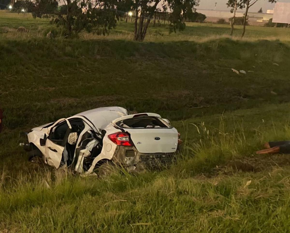 El Ford Ka quedó destrozado.