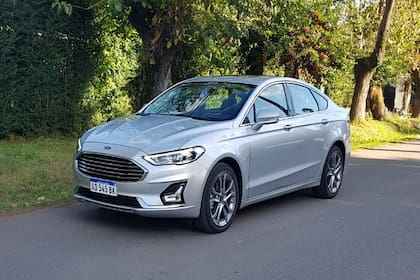 El Ford Mondeo SEL 2019