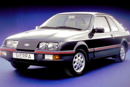 El Ford Sierra XR4 revolucionó el mercado con su estética moderna y deportiva